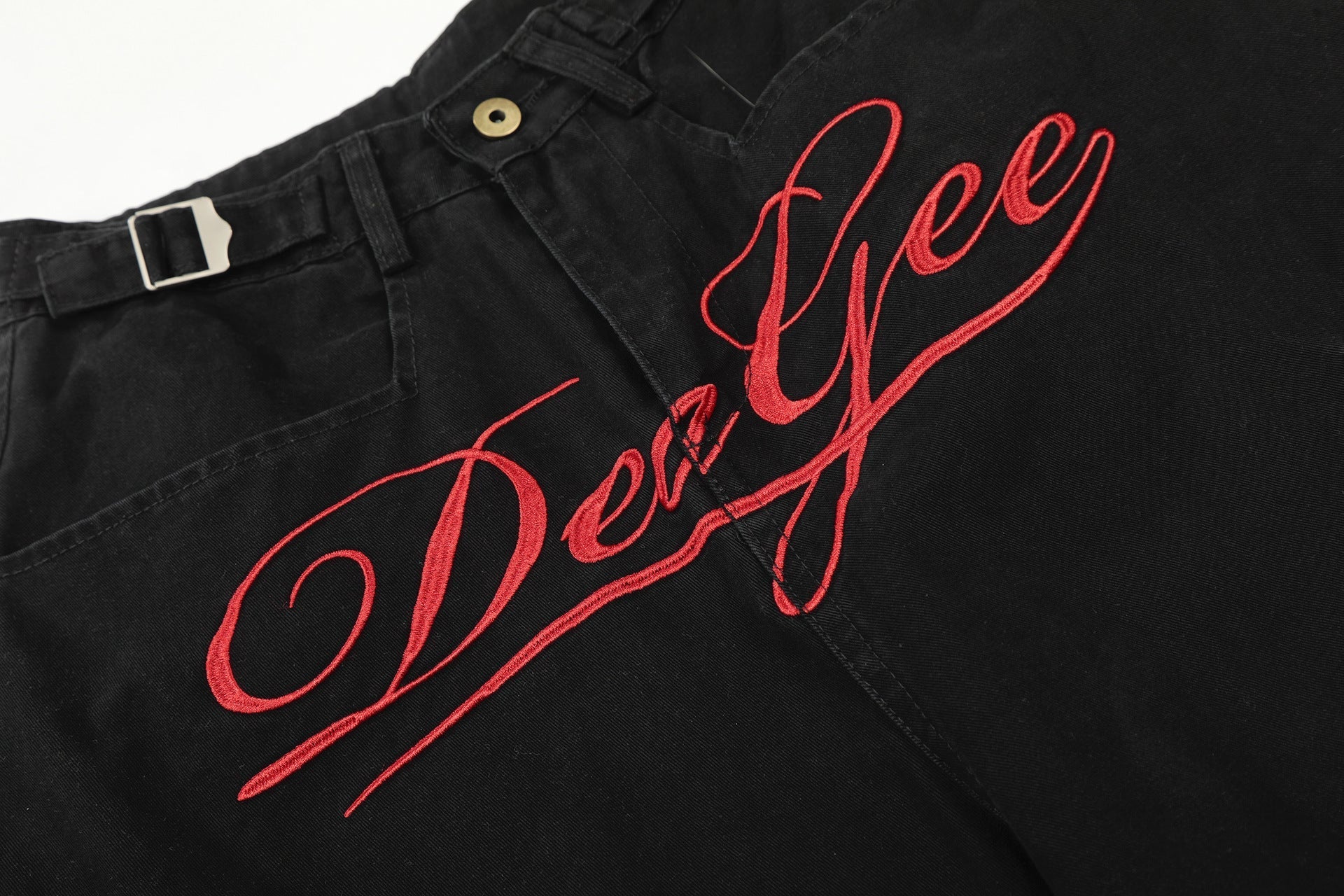 Metal Buckle Logo Print Cargo Cropped Jort