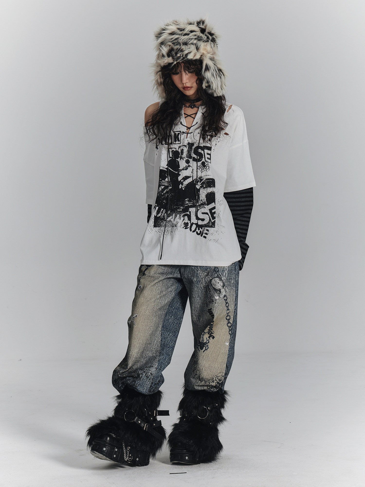 Chain Design Wide Leg Straight Denim Jeans
