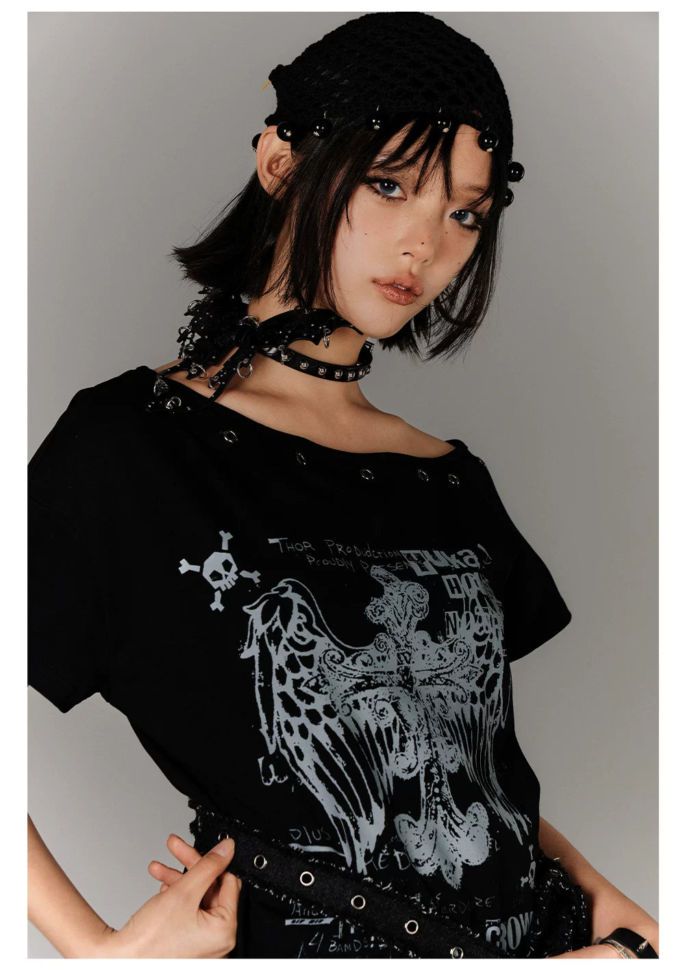 Off-Shoulder Eyelet Graphic Print Short Sleeve T-Shirt & Choker