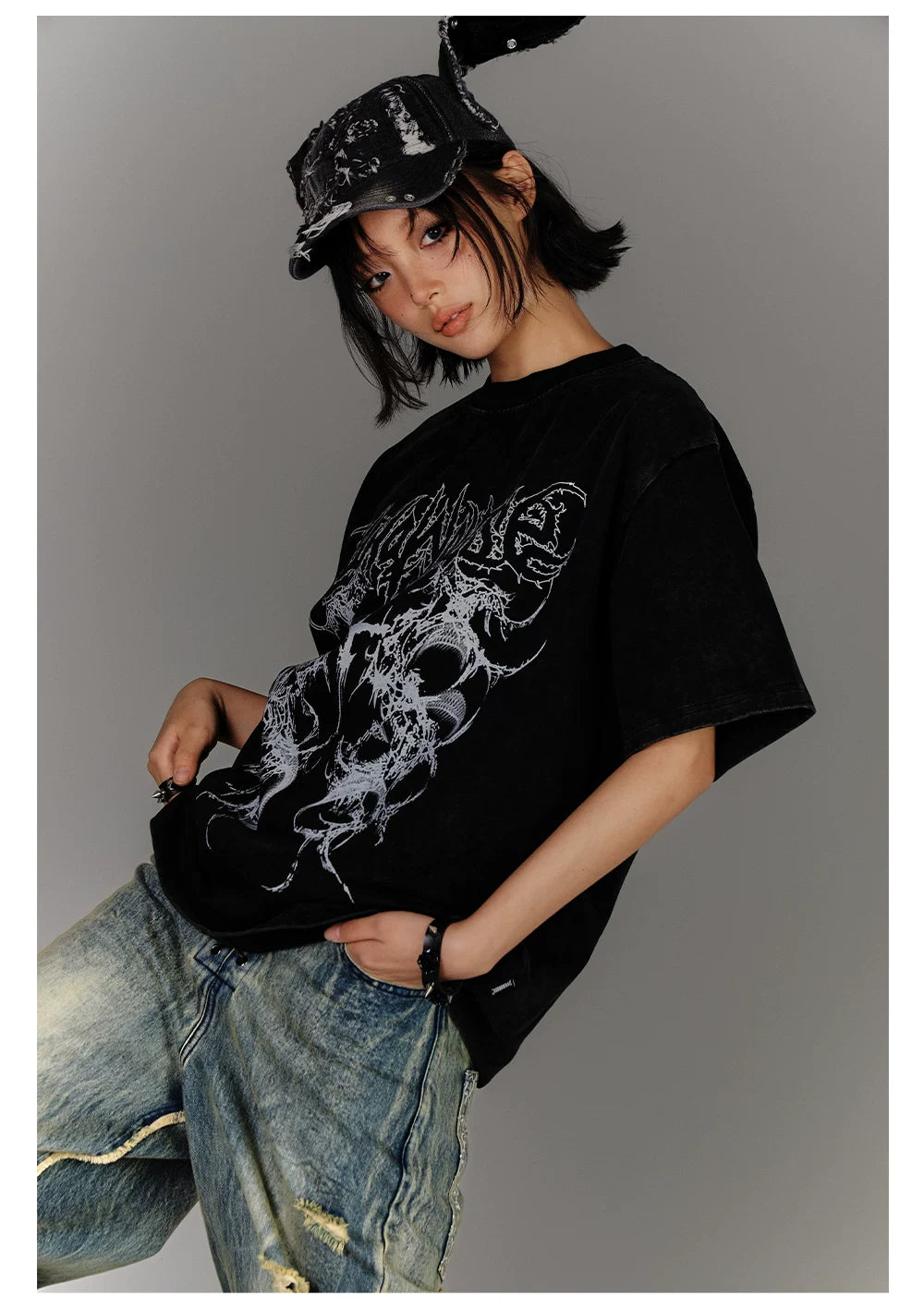 Washed Damage Oversize Short Sleeve T-Shirt & Spiderweb Mesh Long Sleeve Shirt