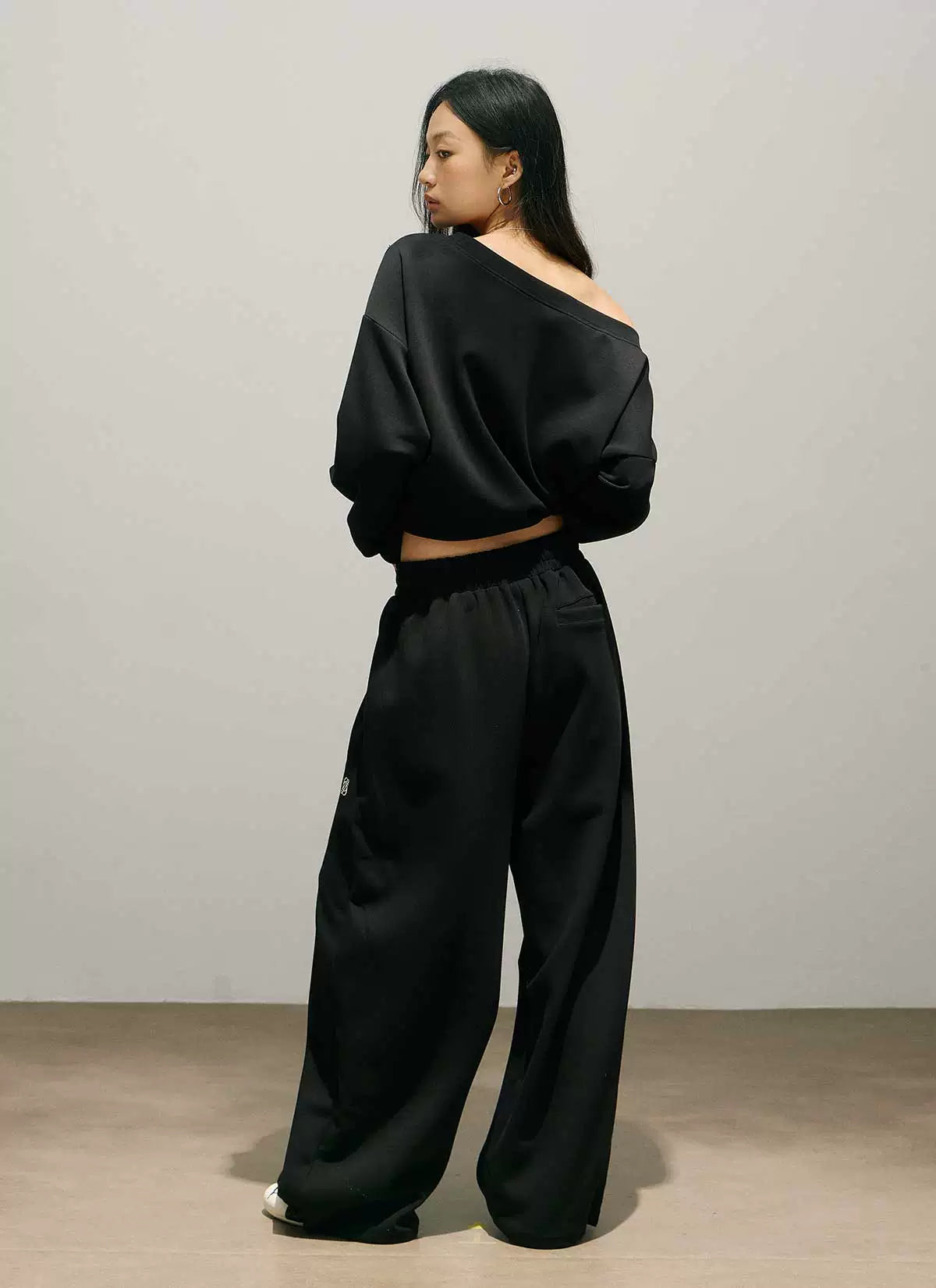 Off-Shoulder Oversize Sweatshirt & Adjustable Hem Sweatpants Setup