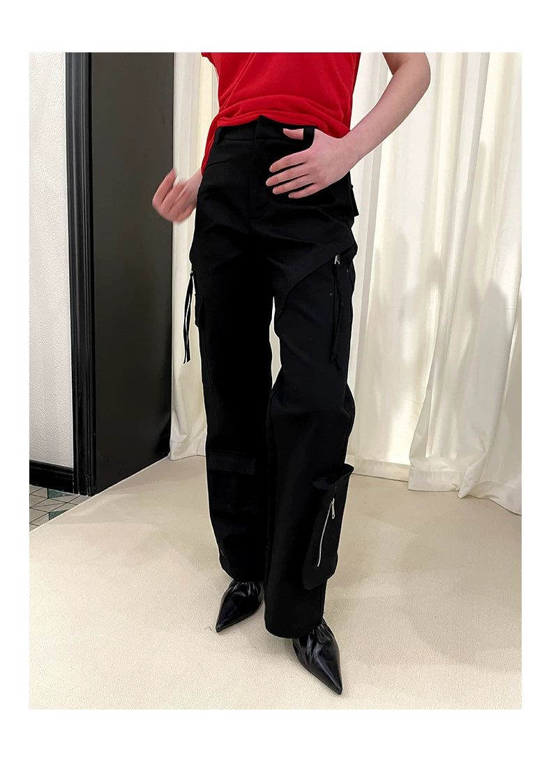 Pantalones cargo irregulares con múltiples bolsillos