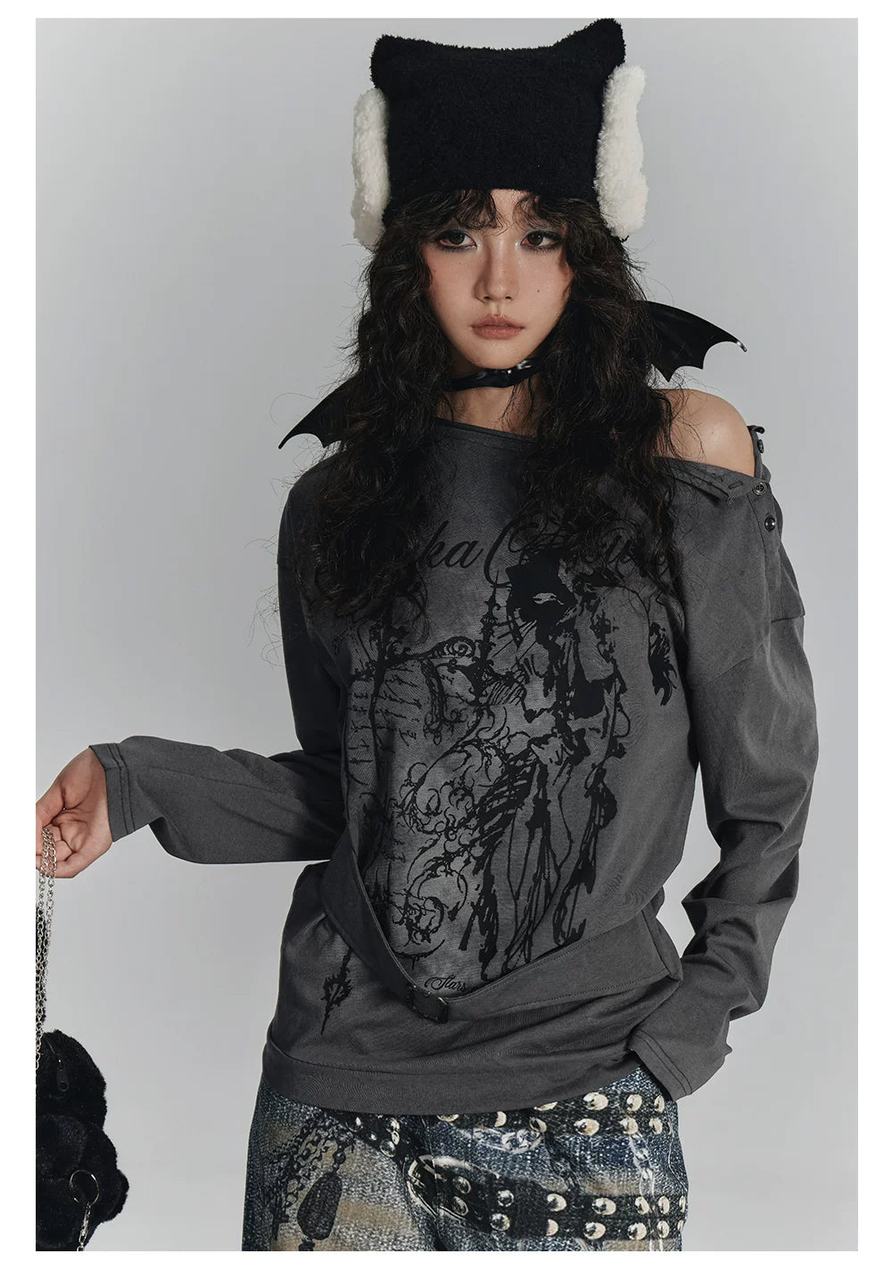Slanted Shoulder Long Sleeve T-Shirt & Belt