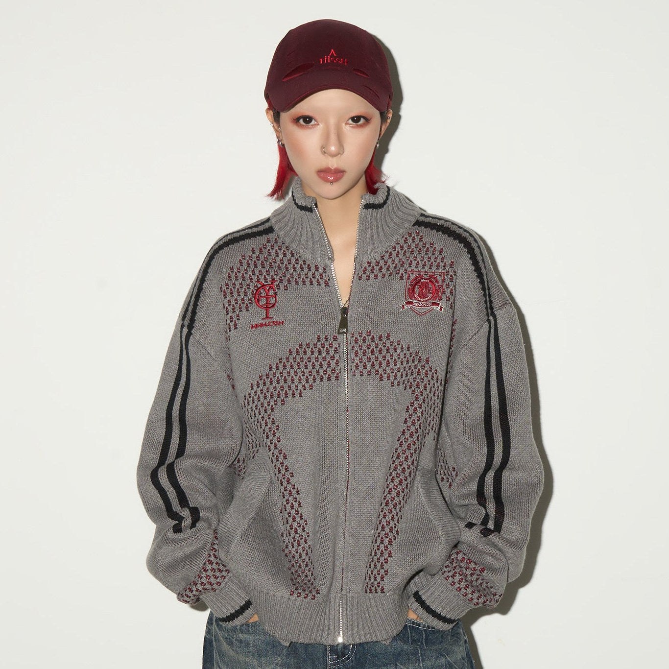 Embroidery Stripe Line Zipper Knit Cardigan