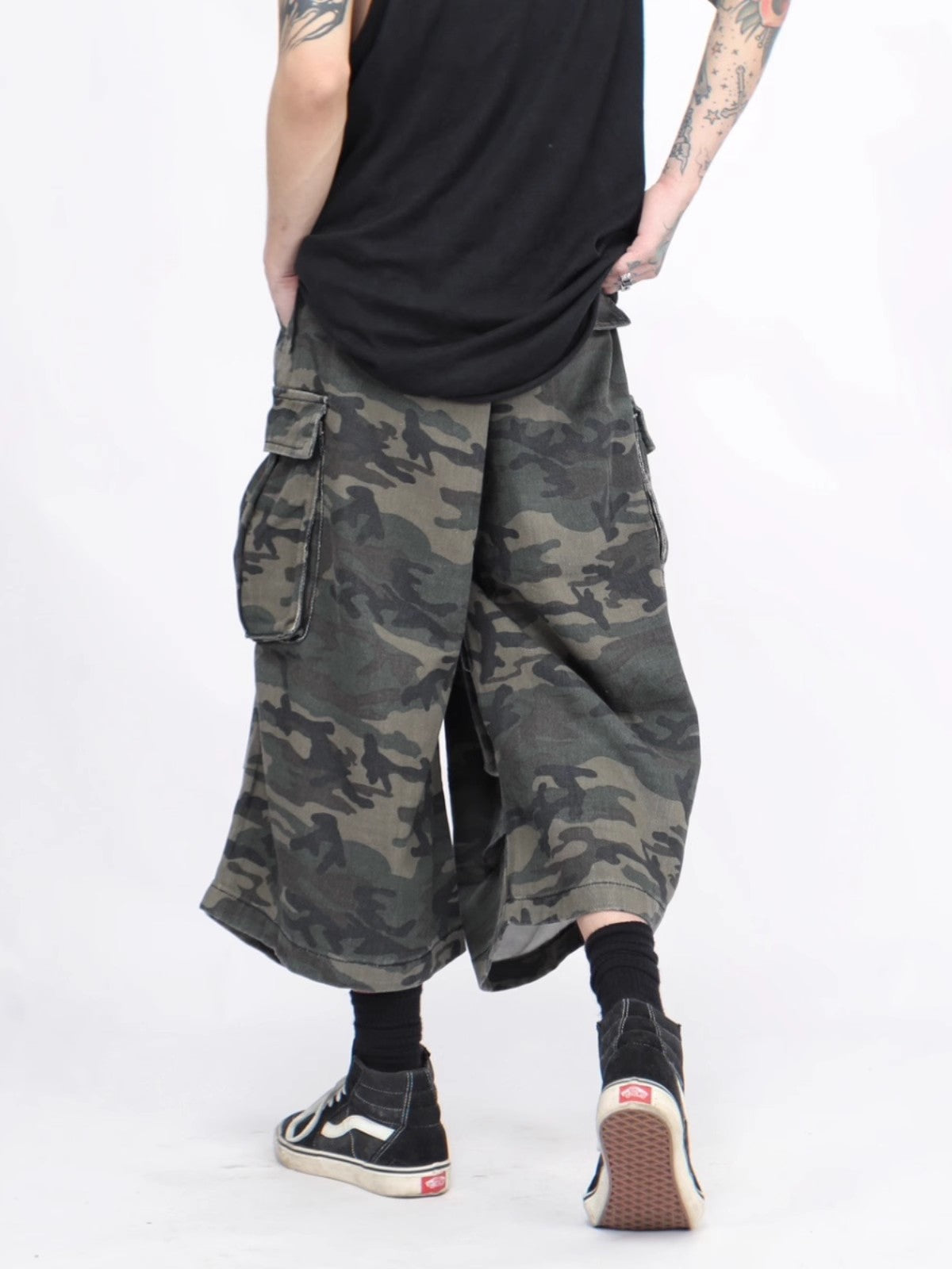 Cropped Camouflage Wide-Leg Cargo Pants