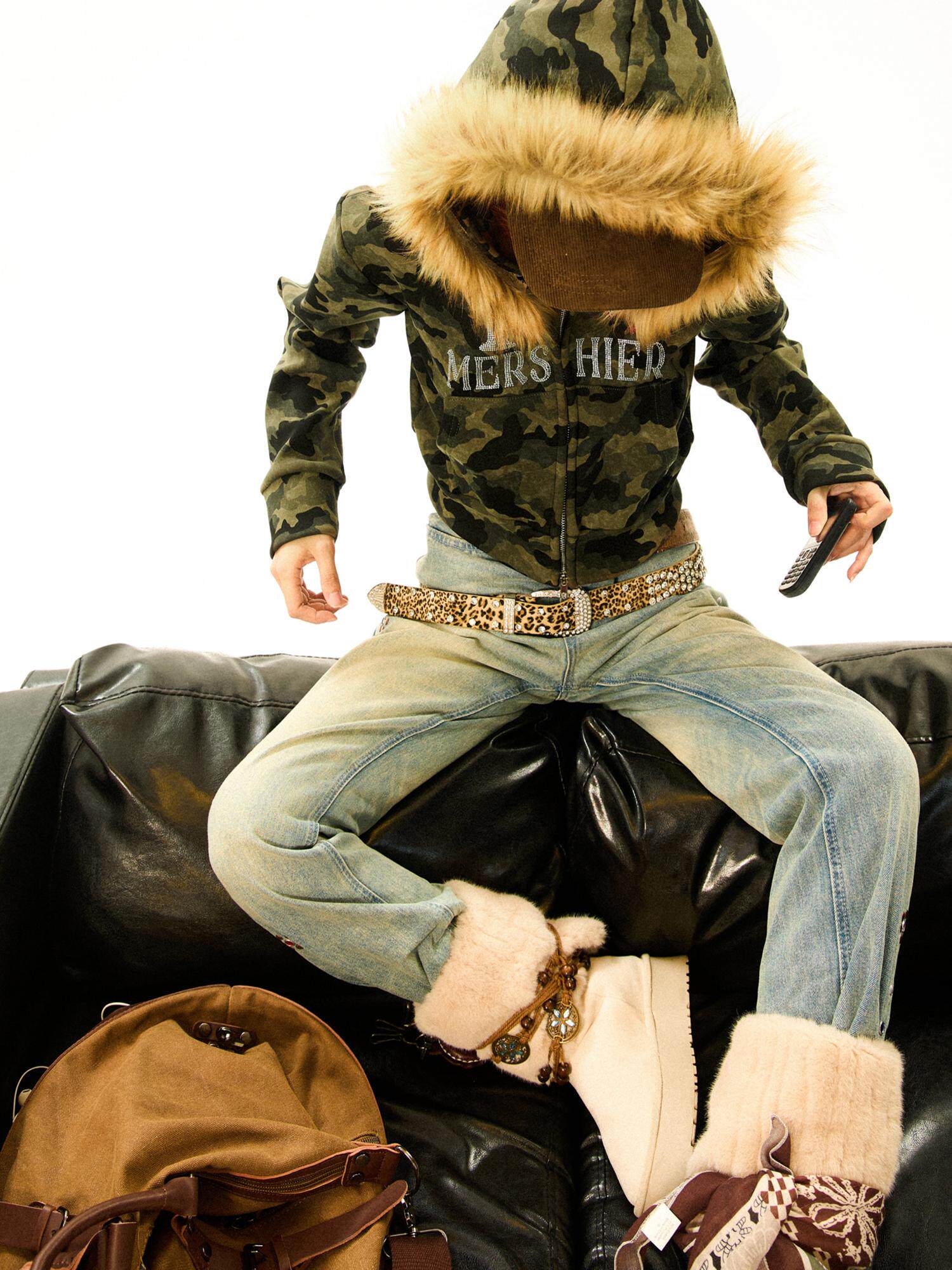 Camouflage Fake Fur Trim Star Patch Zipper Hooded Jacket