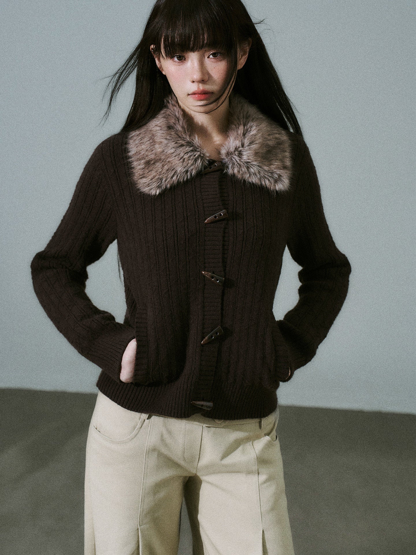 Slim Detachable Fur Collar Horn Button Sweater Jacket