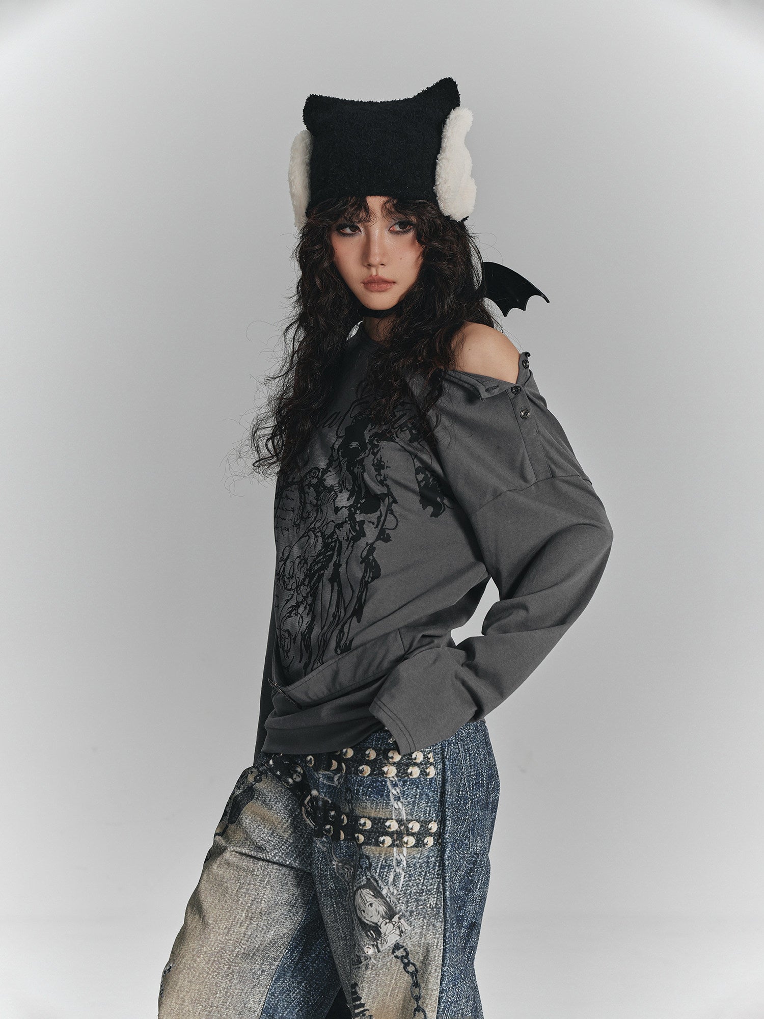 Slanted Shoulder Long Sleeve T-Shirt & Belt