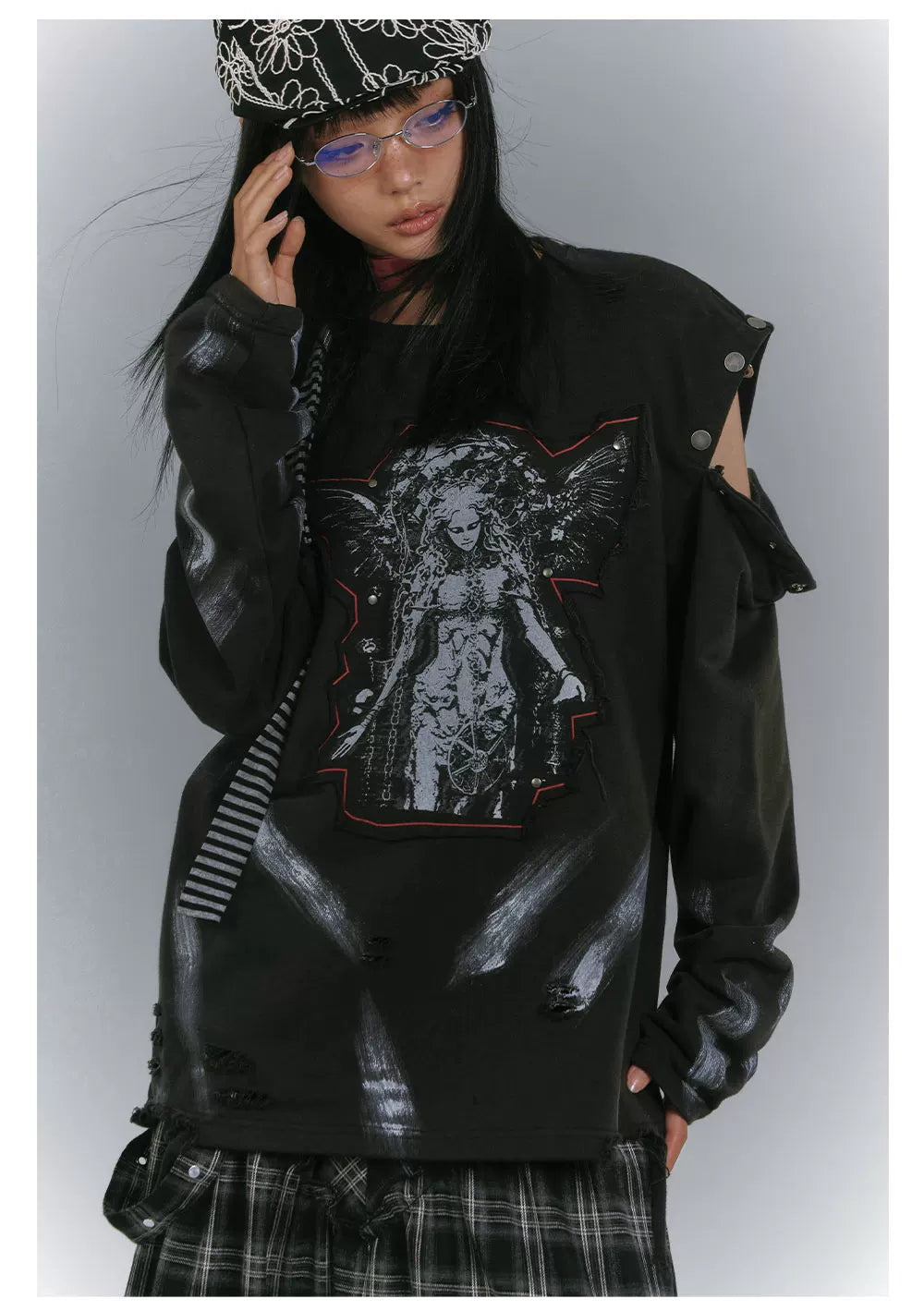 Washed Damage Patch Embroidery Print Long Sleeve T-Shirt