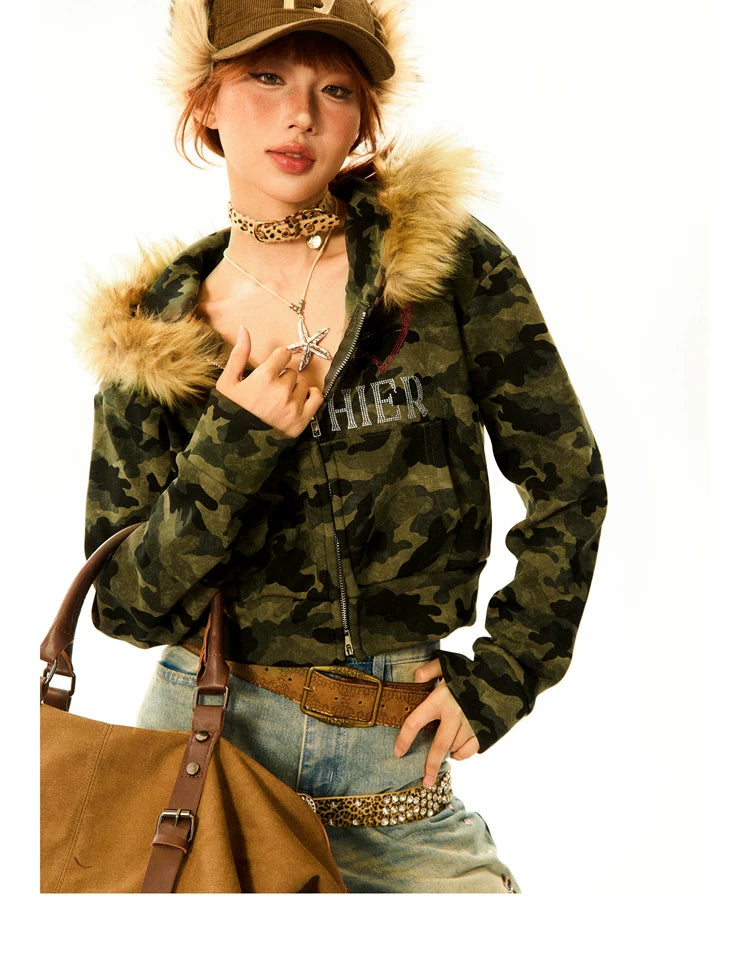 Camouflage Fake Fur Trim Star Patch Zipper Hooded Jacket