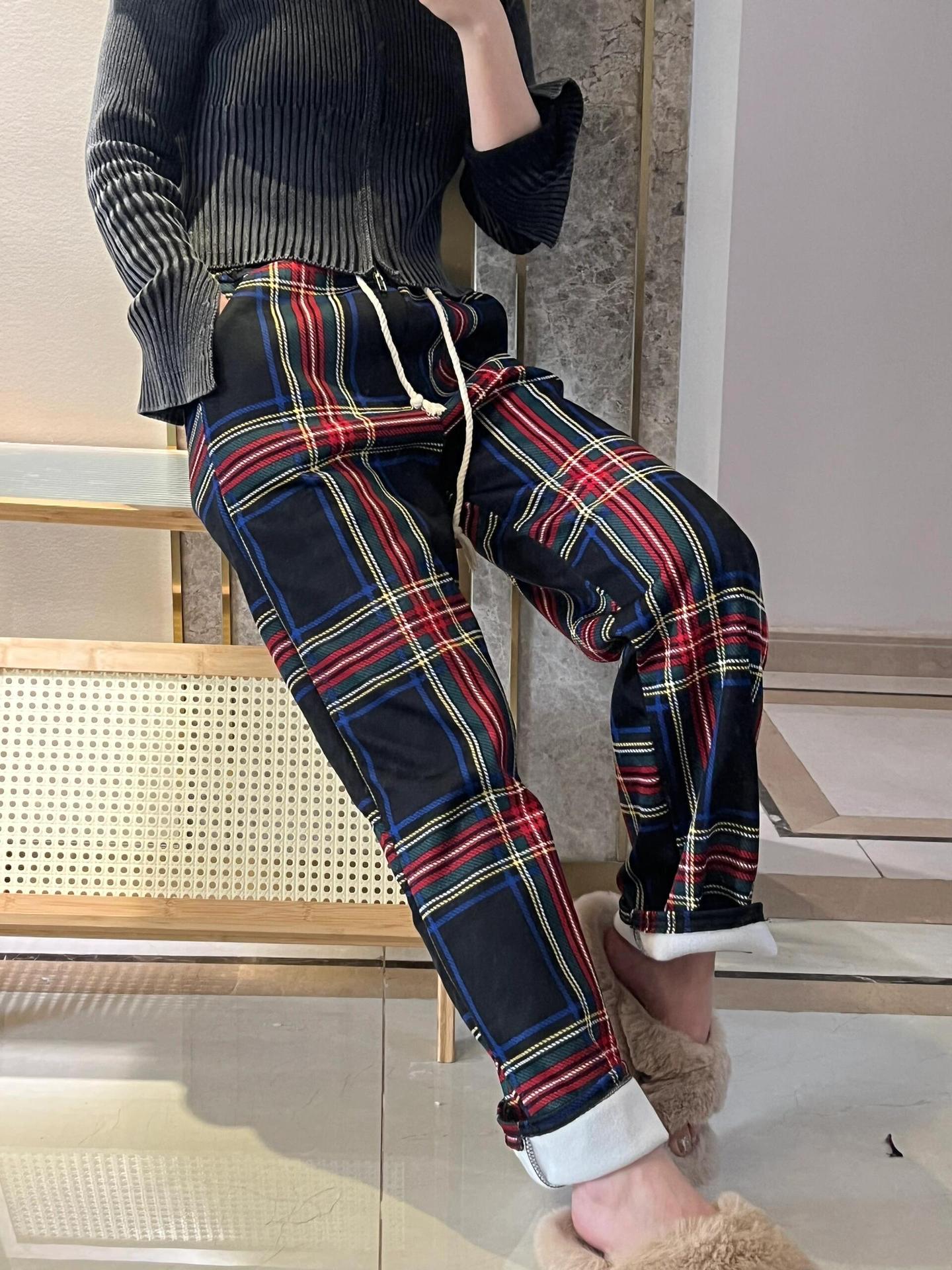 Pantaloni lunghi fino al pavimento aderenti per le vacanze