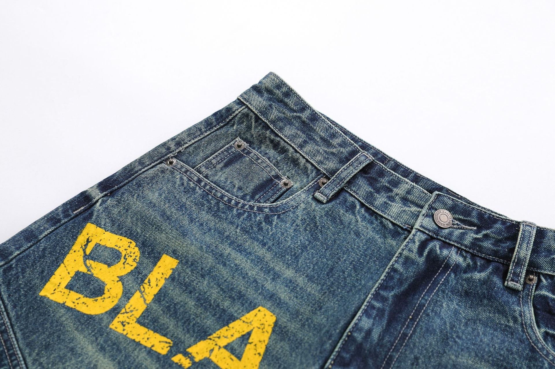 Washed Multi Pocket Letter Print Denim Jort