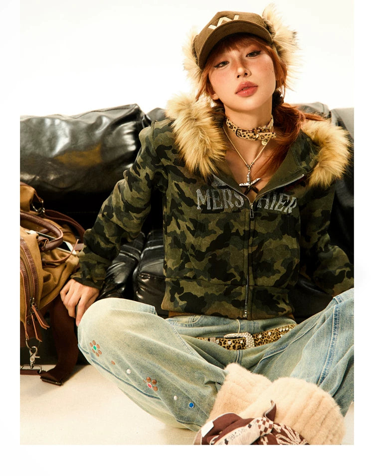 Camouflage Fake Fur Trim Star Patch Zipper Hooded Jacket