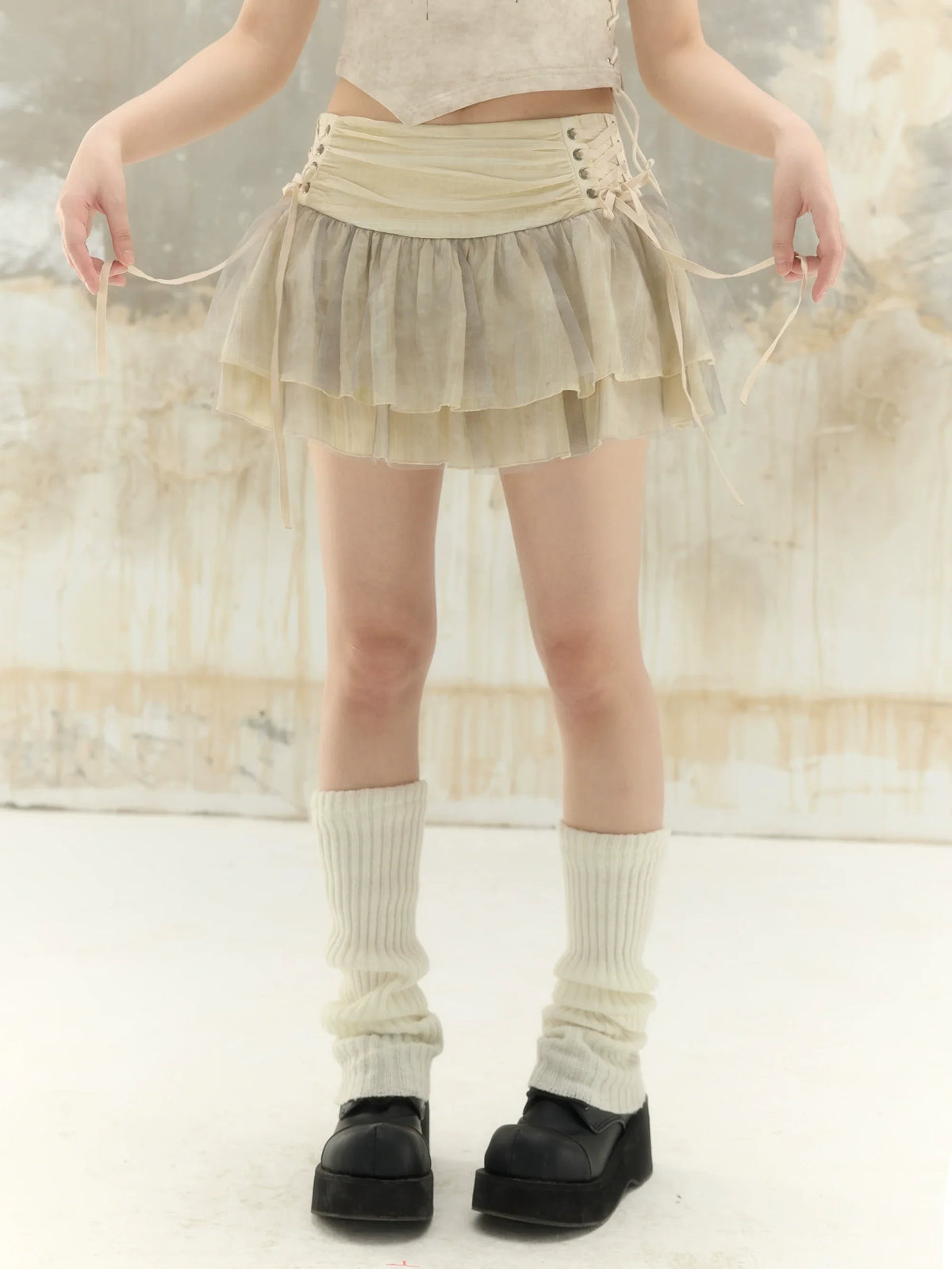 Ballet Mesh Layered Low-Waist Tie-Up Ruffled Skirt ＆ Off-Shoulder Print Short Sleeve T-Shirt