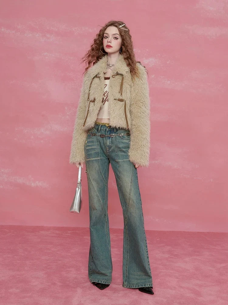 Chaqueta corta con cuello de pelo sintético
