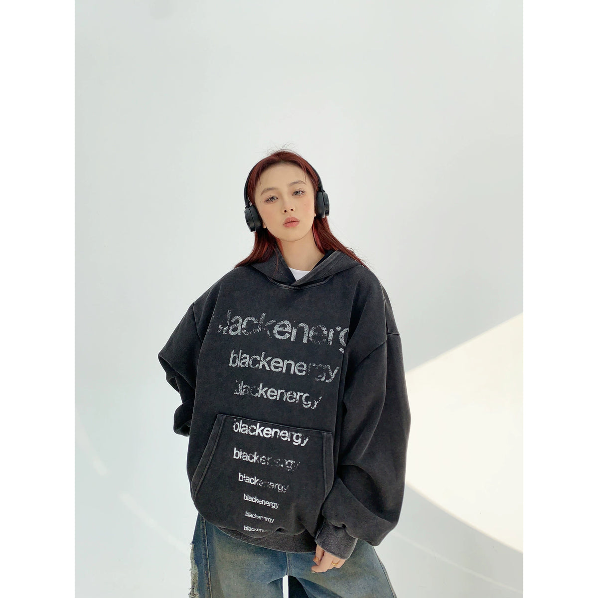 Sweat à capuche oversize délavé à motif lettré