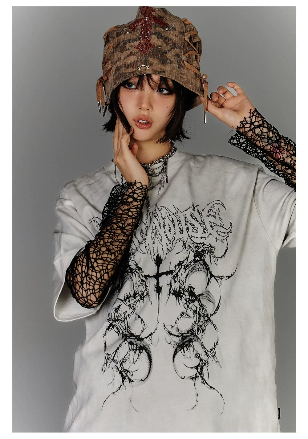 Washed Damage Oversize Short Sleeve T-Shirt & Spiderweb Mesh Long Sleeve Shirt