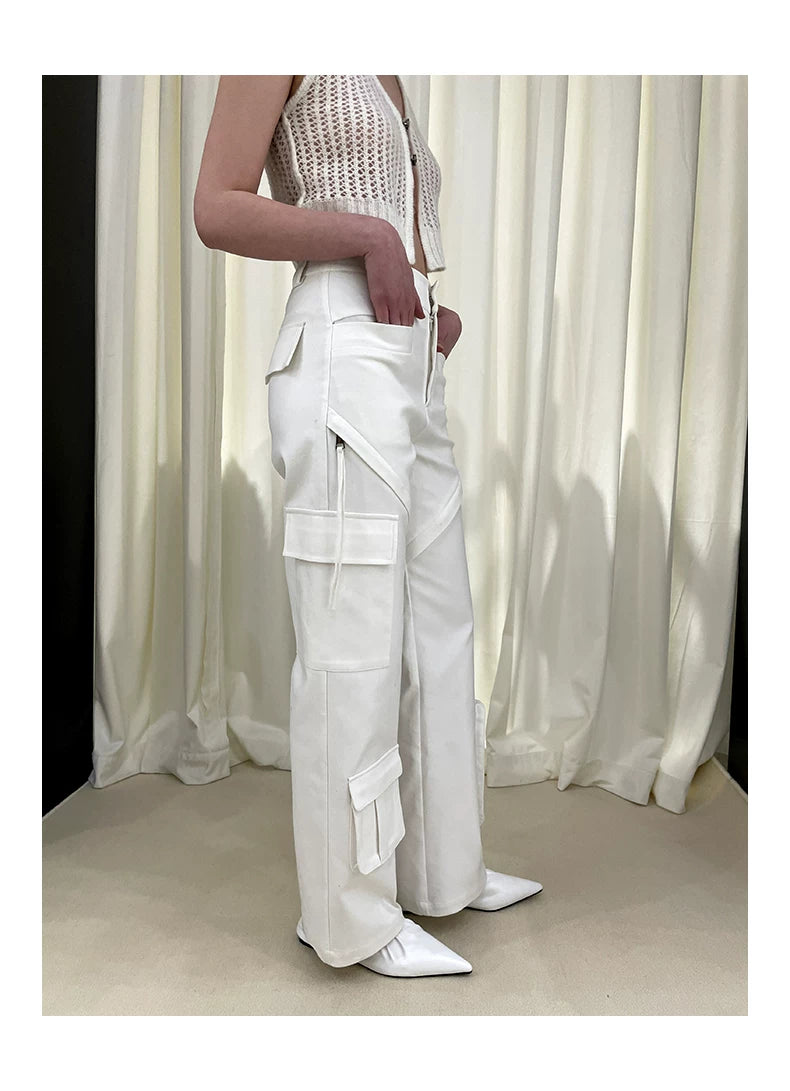 Pantalones cargo irregulares con múltiples bolsillos
