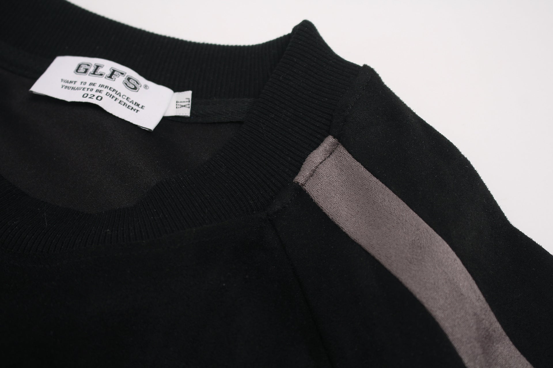 Color Block Suede Logo Short Sleeve T-Shirt