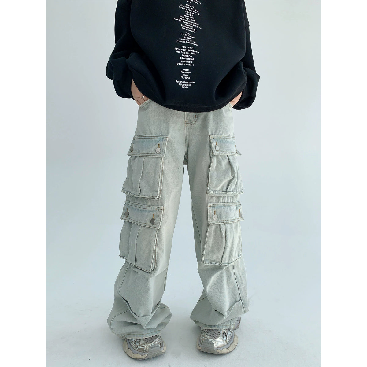 Multiple Pocket Wide-Leg Cargo Denim Jeans