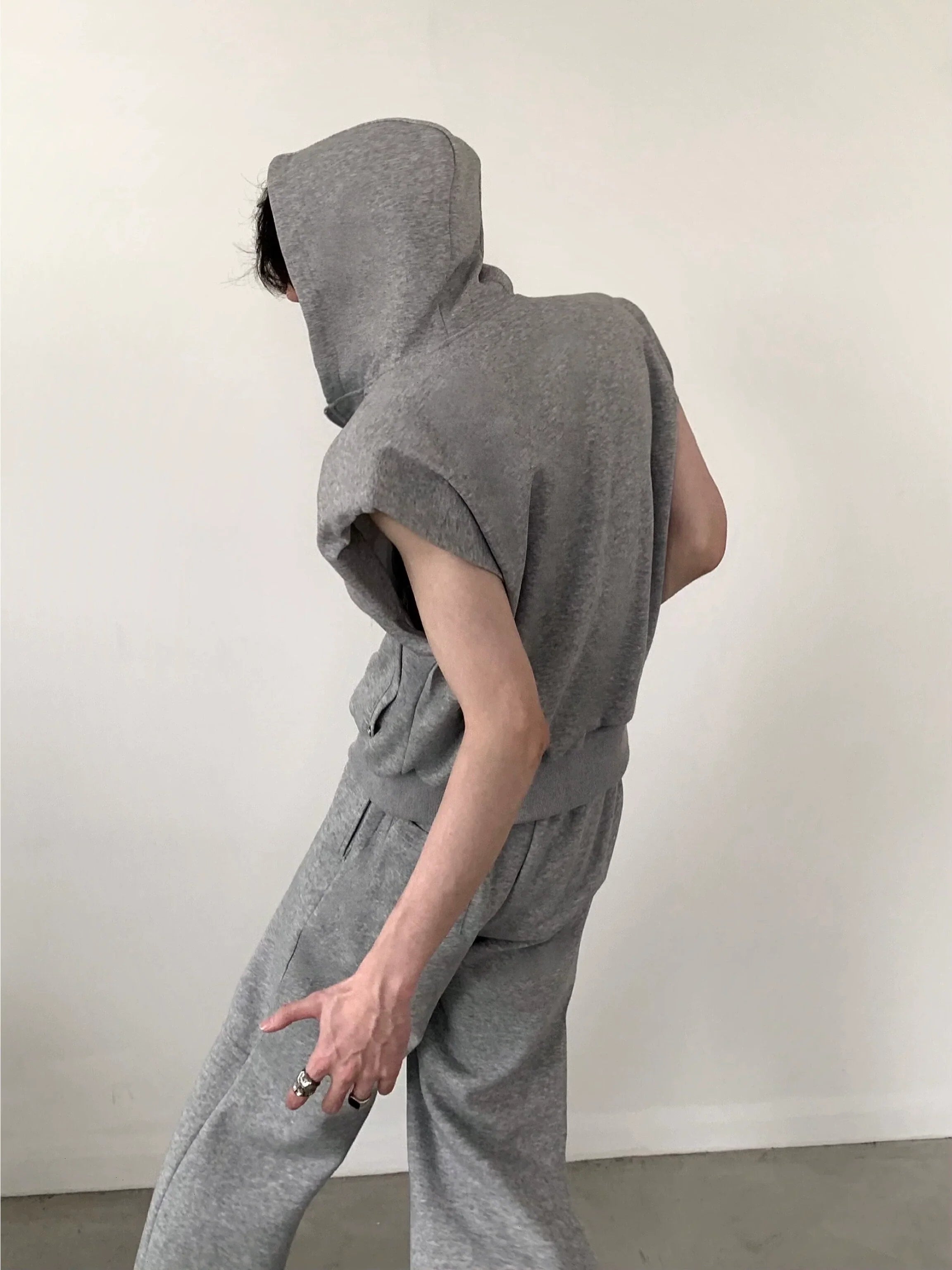 Zipper Shoulder Pad Hooded Sleeveless Vest & Casual Sweatpants Setup