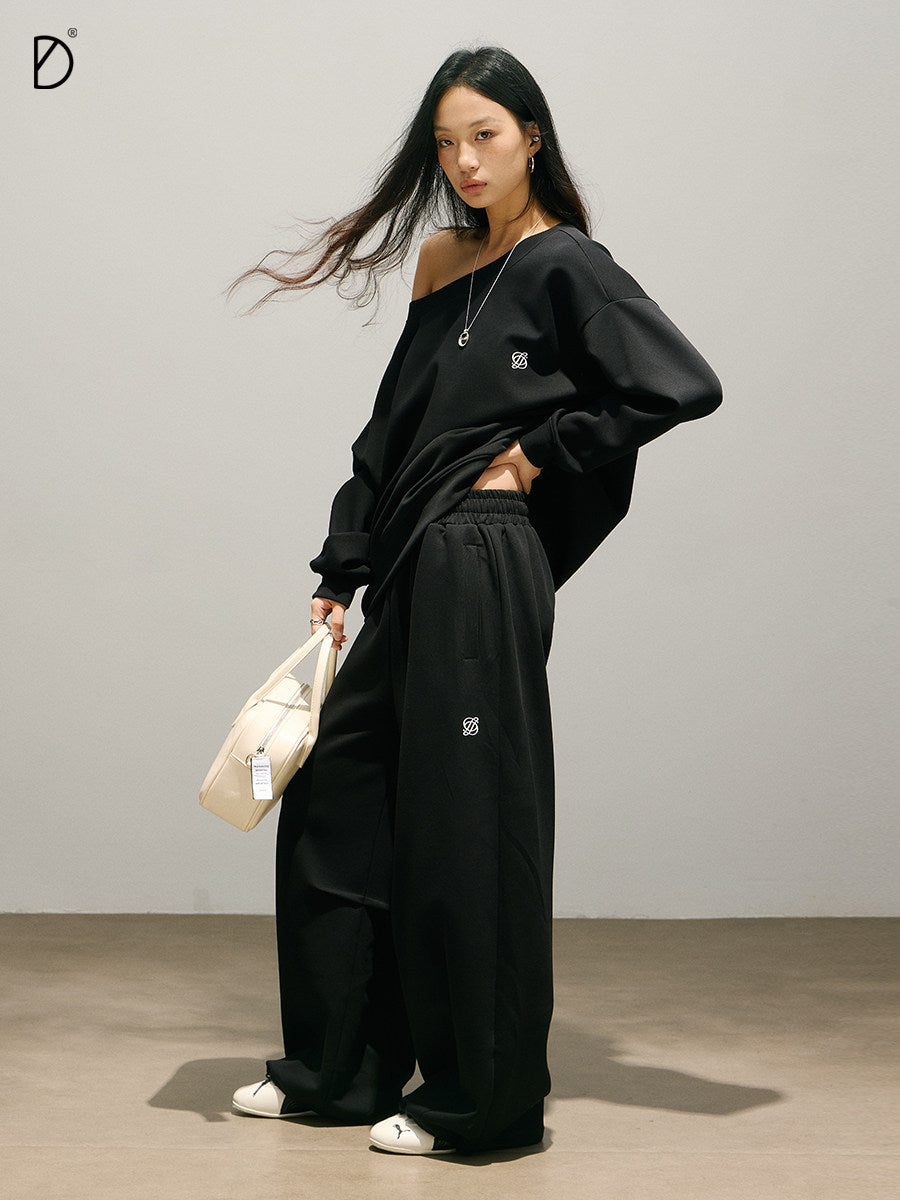 Off-Shoulder Oversize Sweatshirt & Adjustable Hem Sweatpants Setup
