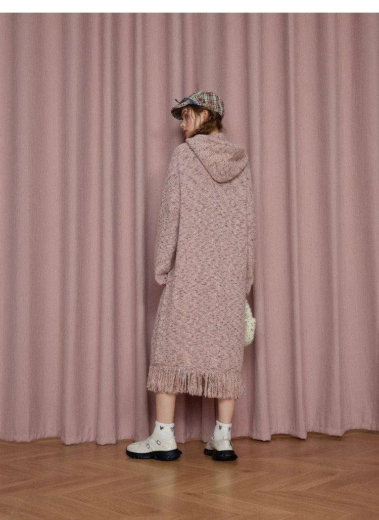Robe longue ample à manches longues en maille avec capuche