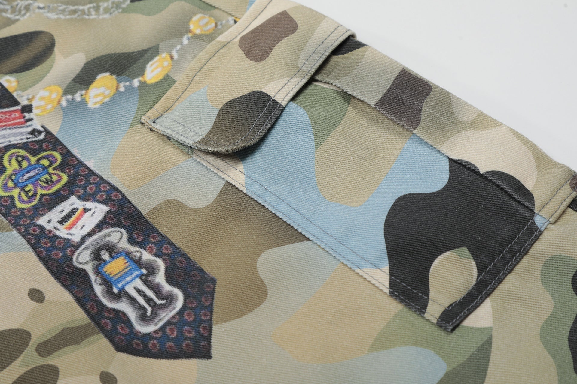 Camouflage Chain Charm Cropped Jort