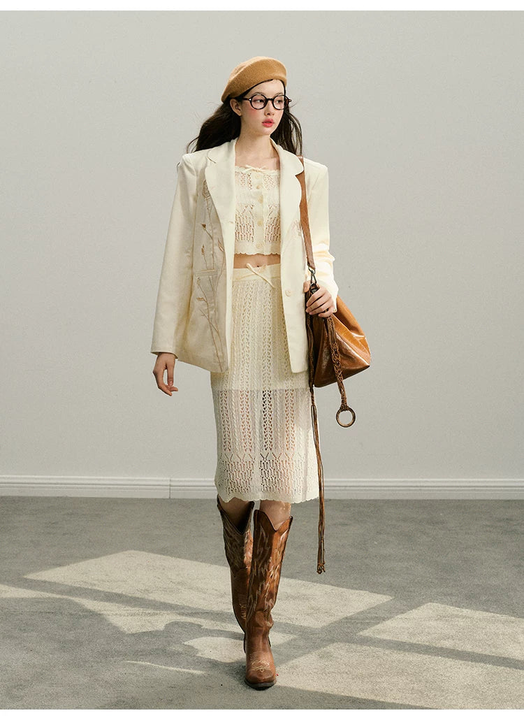 Ensemble veste ajourée et jupe courte à broderie rose