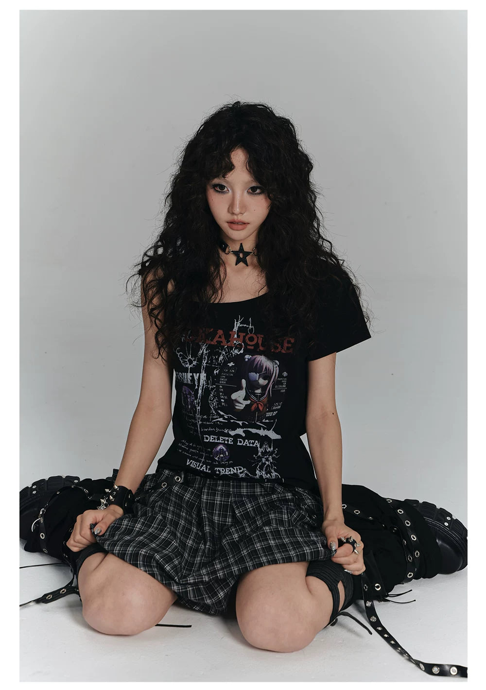 Off-Shoulder Graphic Print Slim Short Sleeve T-Shirt