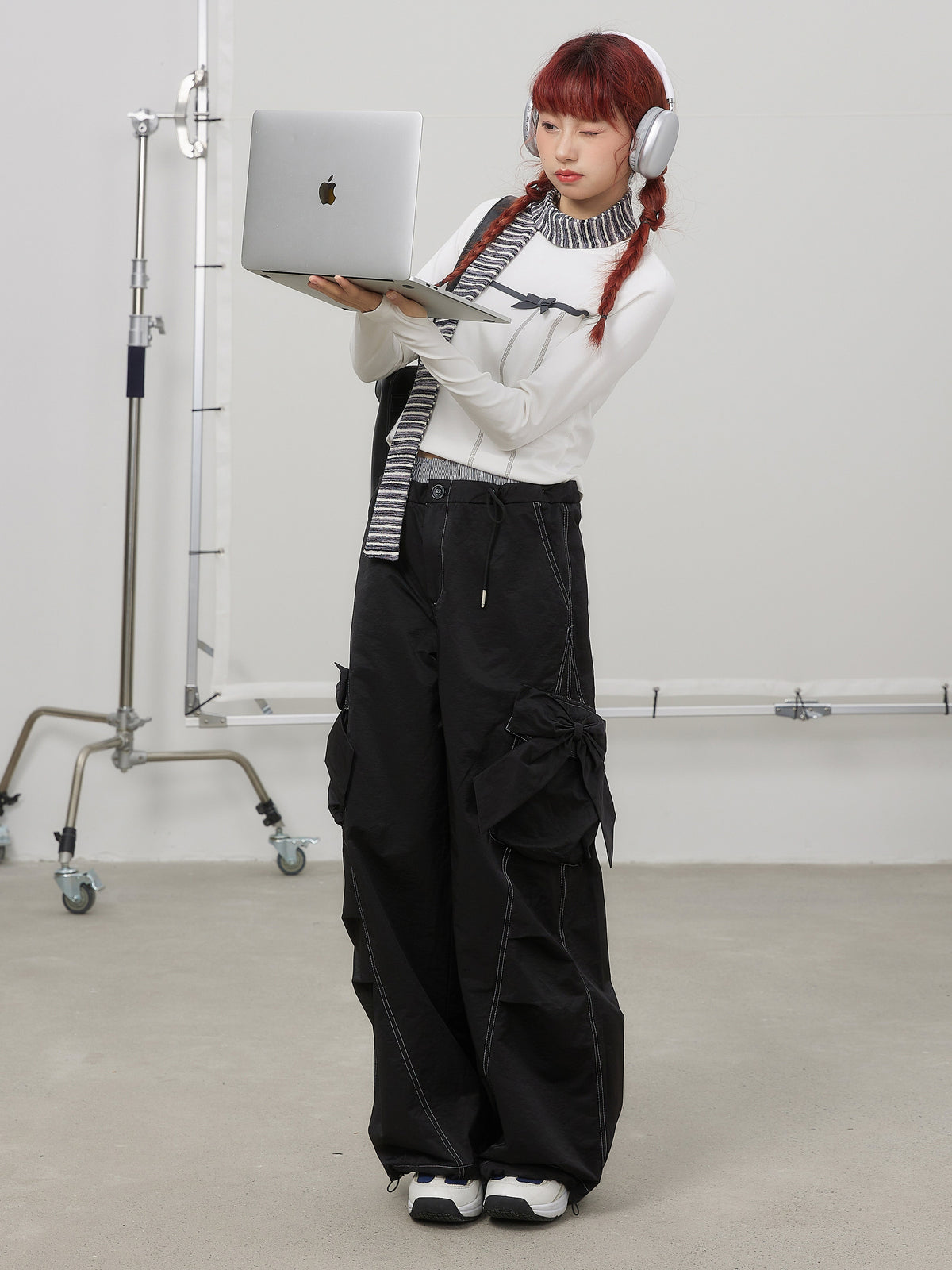 3D Bow Contrast Patch Pockets & Double Waistband Wide-Leg Pants