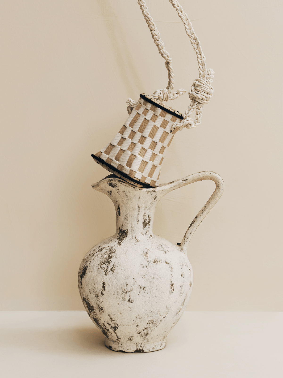 Paper Rattan Vase-Shaped Shoulder Bag