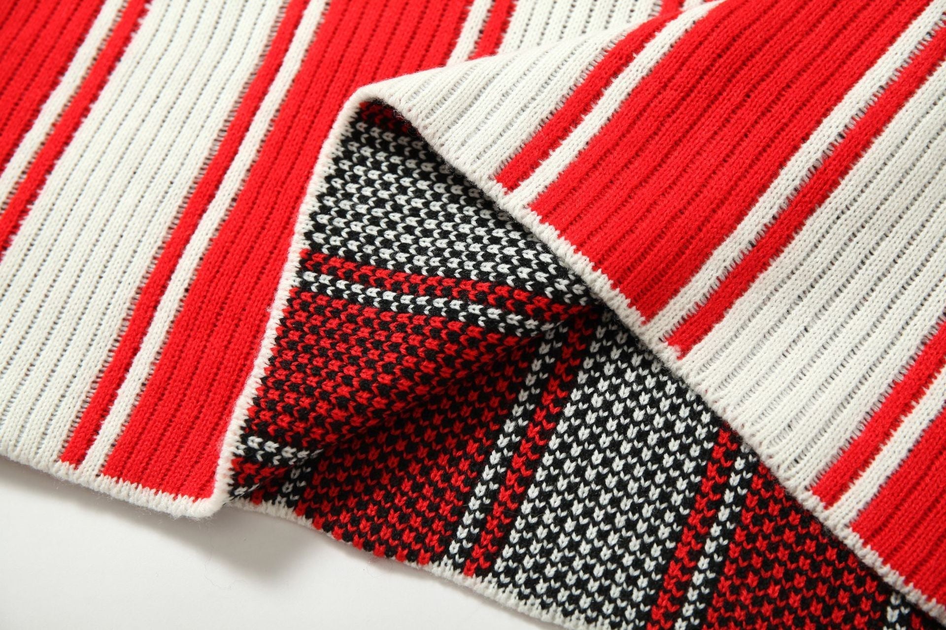 Number Stripe V-Neck Short Sleeve Knit T-shirt