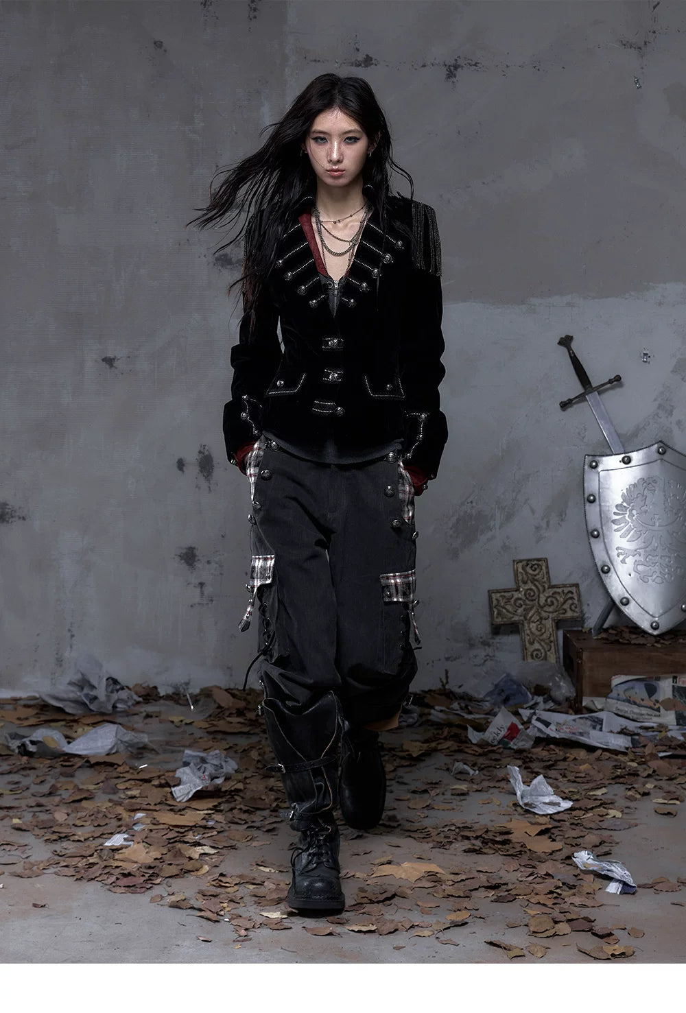 Panel Design Multi-Pocket Tapered Pants