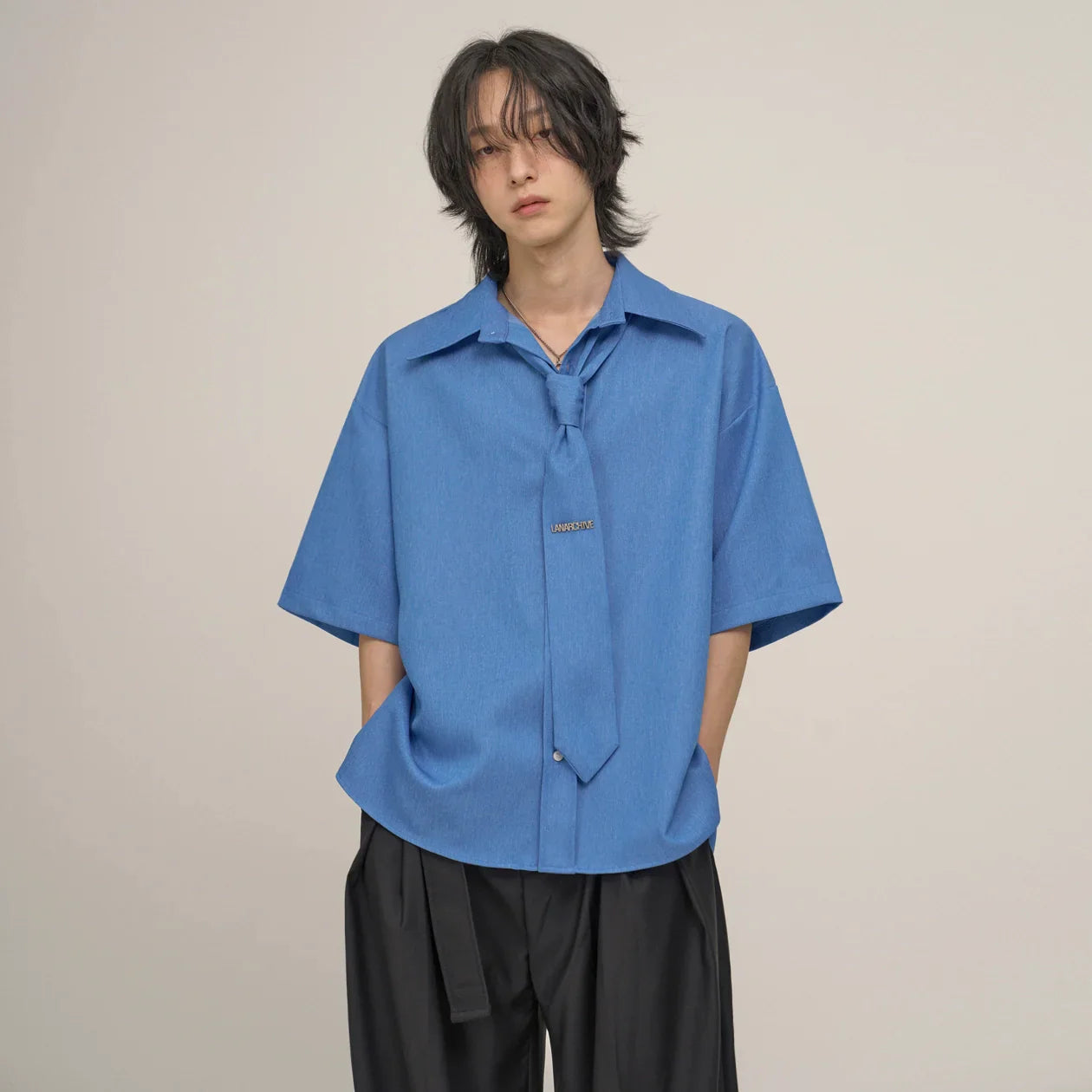 Camisa de manga corta oversize con corbata