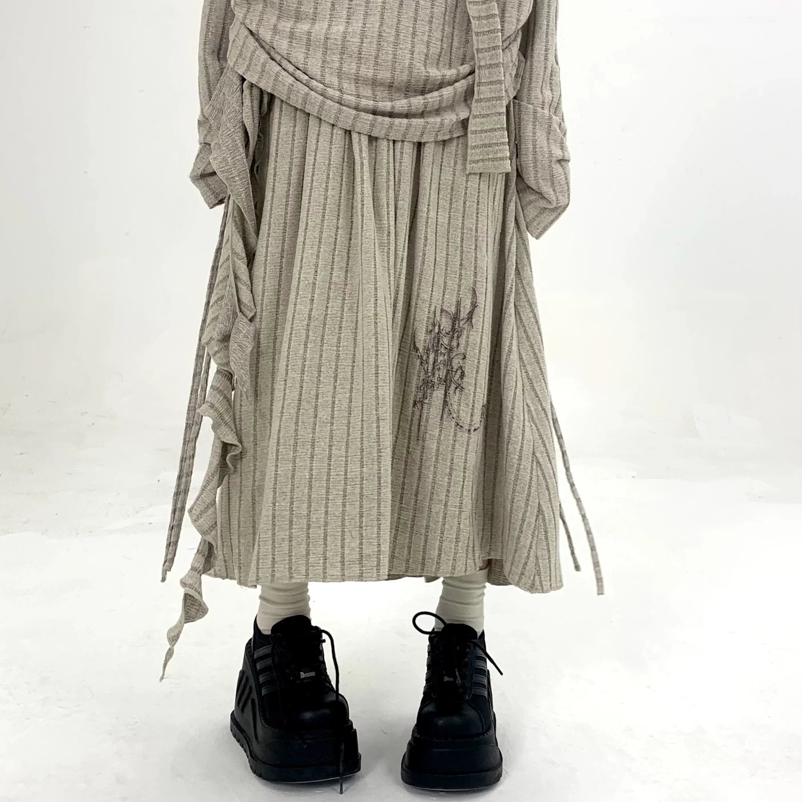 Graphic Print Lace-Up Pleated A-Line Midi Skirt