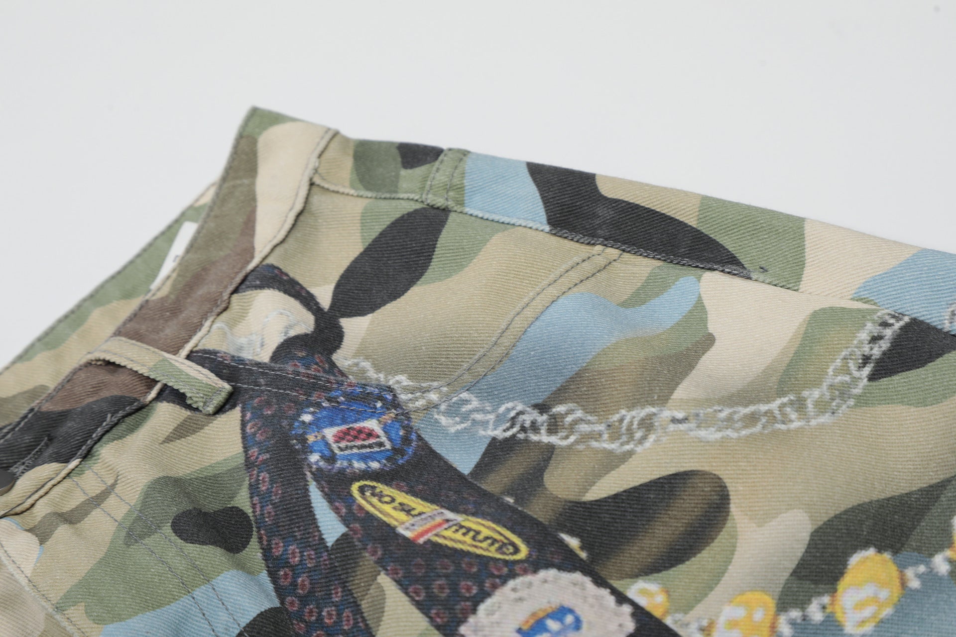 Camouflage Chain Charm Cropped Jort