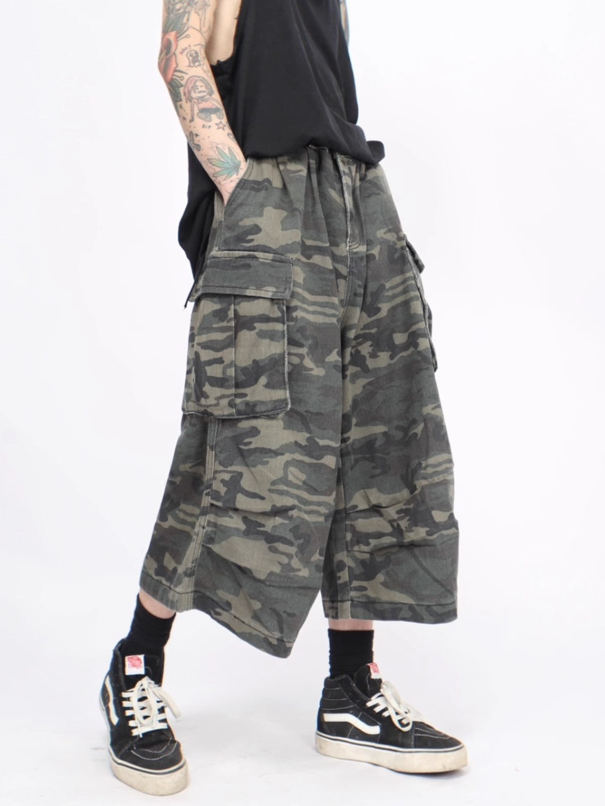 Cropped Camouflage Wide-Leg Cargo Pants