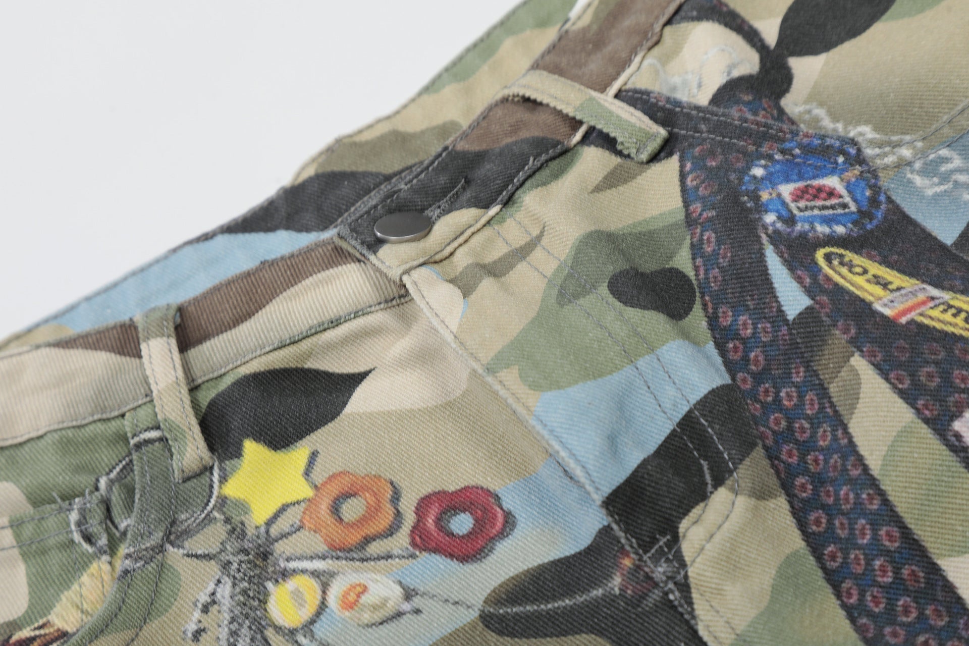 Camouflage Chain Charm Cropped Jort