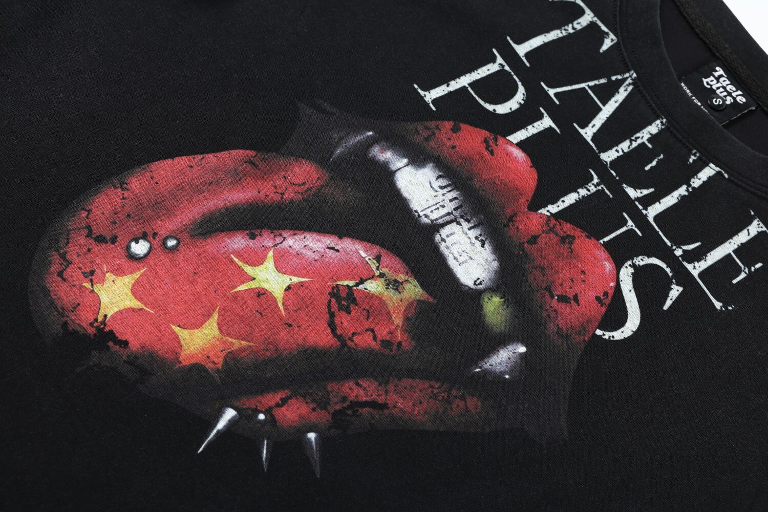Lip Graphic Print Short Sleeve T-Shirt
