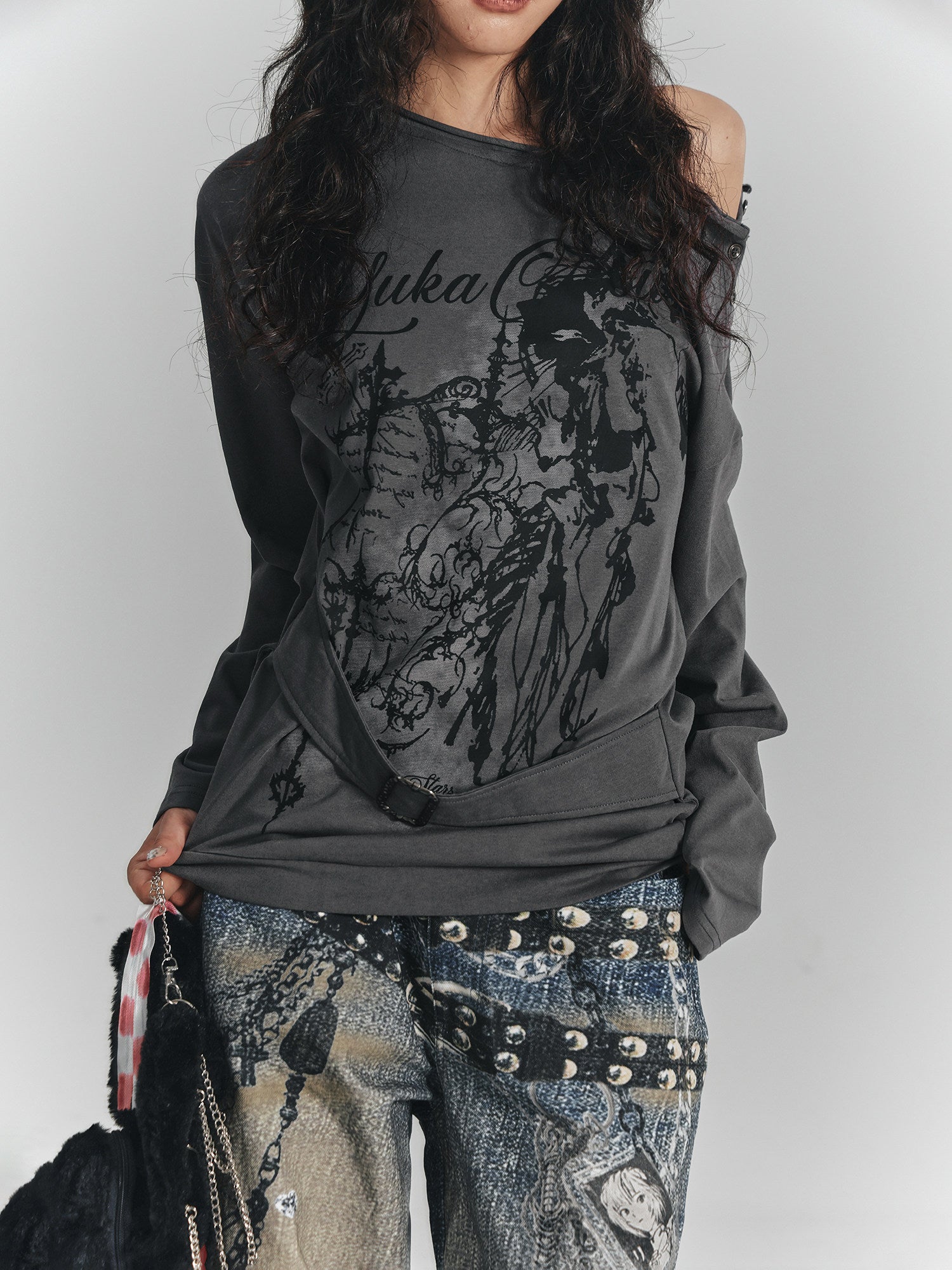 Slanted Shoulder Long Sleeve T-Shirt & Belt