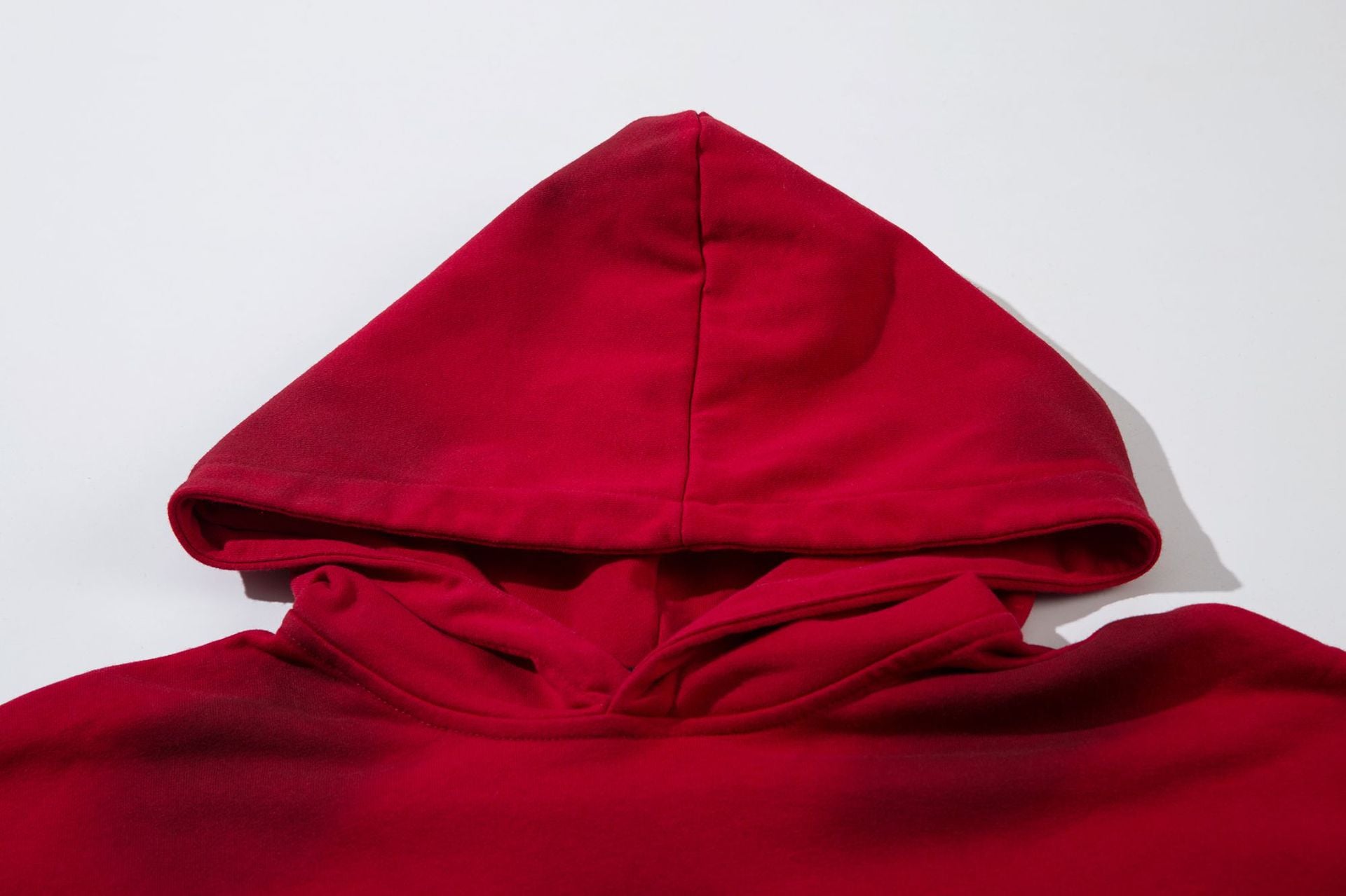 Sudadera con capucha con cruz bordada de Wasteland
