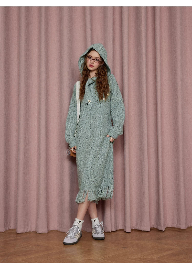 Robe longue ample à manches longues en maille avec capuche