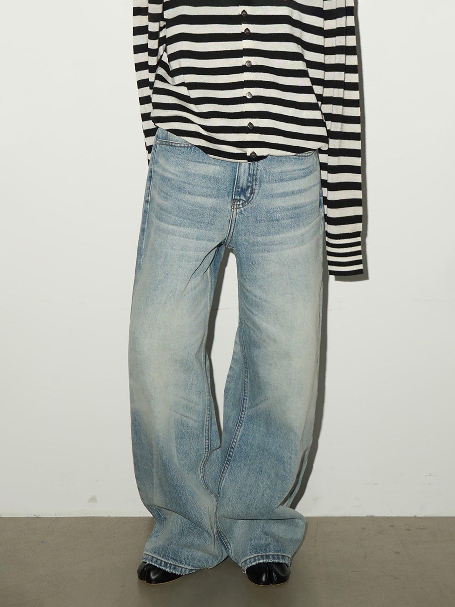 Washed Wide Leg Denim Jeans