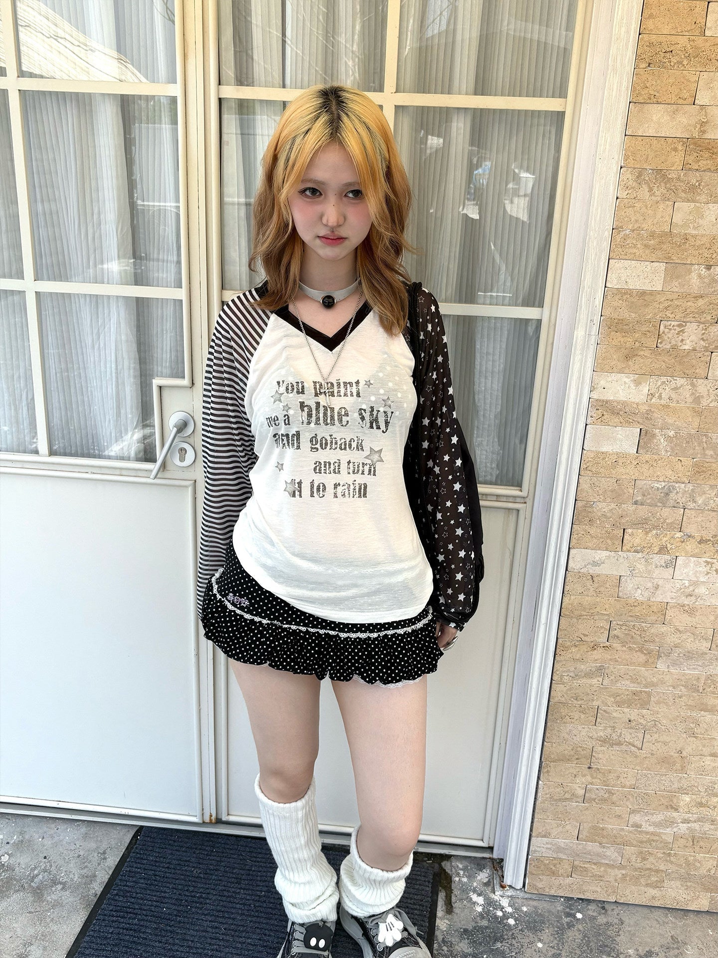 Star Contrast V-Neck Long Sleeve T-Shirt