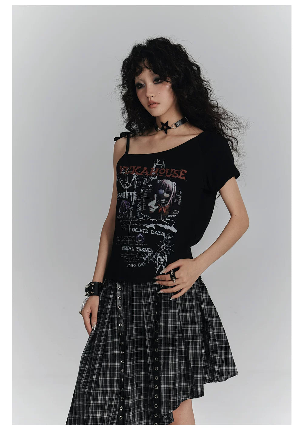 Off-Shoulder Graphic Print Slim Short Sleeve T-Shirt