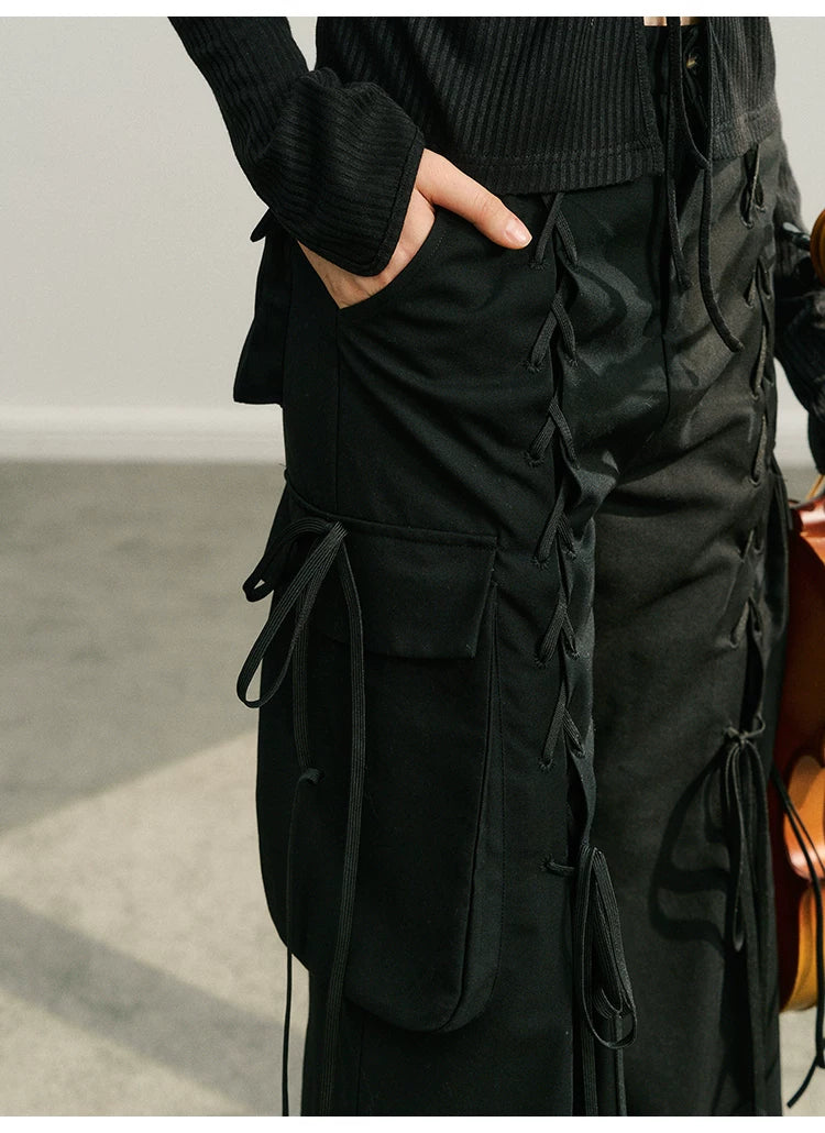 Pantalon droit à jambes larges et bretelles