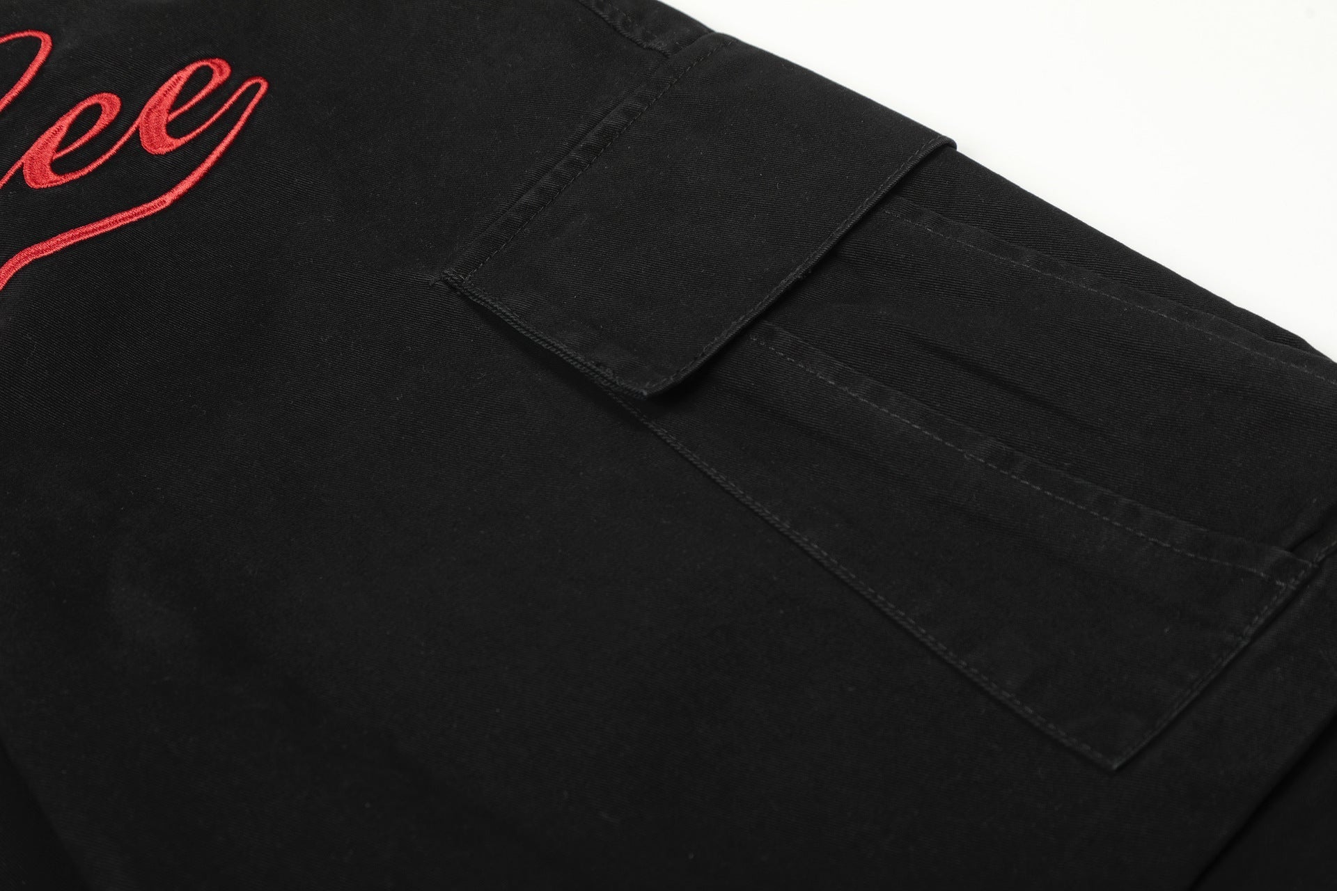 Metal Buckle Logo Print Cargo Cropped Jort