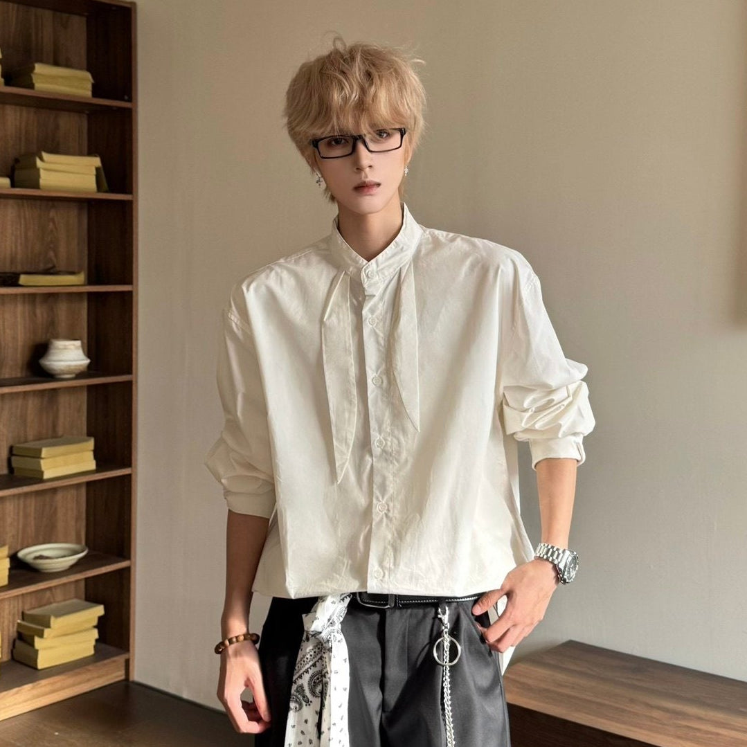 Elegante camicia a maniche lunghe con dettaglio sciarpa