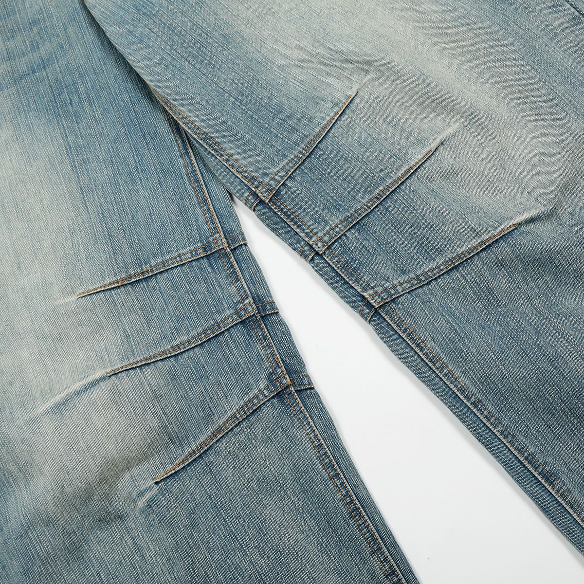 Washed Pleats Curved Denim Jeans